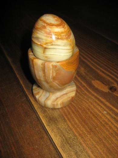Eggeglass og egg i alabast 80 tallet
