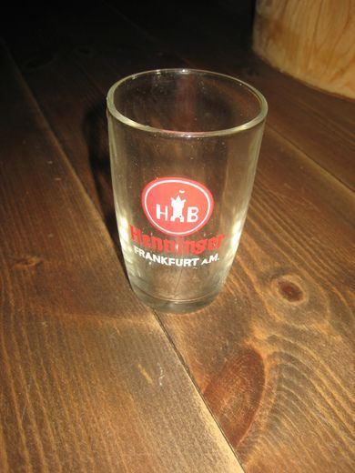 Glass med reklame Henninger FRANKFURT