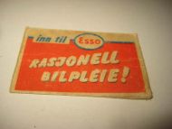 Forsida på eldre fyrstikkeske ESSO RASJONELL BILPLEIE 60 tallet