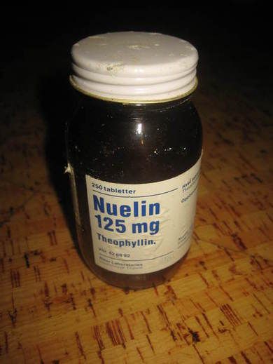 Flaske uten innhold Nuelin 125 mg 1981 Florø Apotek