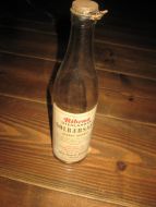 Flaske uten innhold, Ribena UTENLANDSK SOLBÆRSAFT. H.I. Giørtz Sønner, Alesund, 50-60 tallet. 