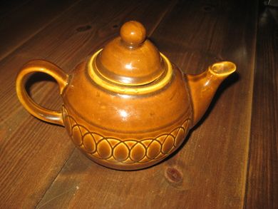 Eldre tekanne………