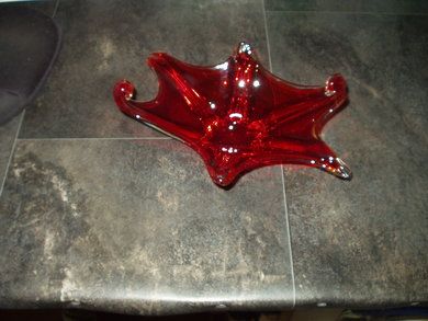 Strøken glass skål truleg fra 70 åra