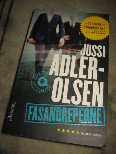 ADLER OLSEN, JUSSI: FASANDREPERNE. 2011. 