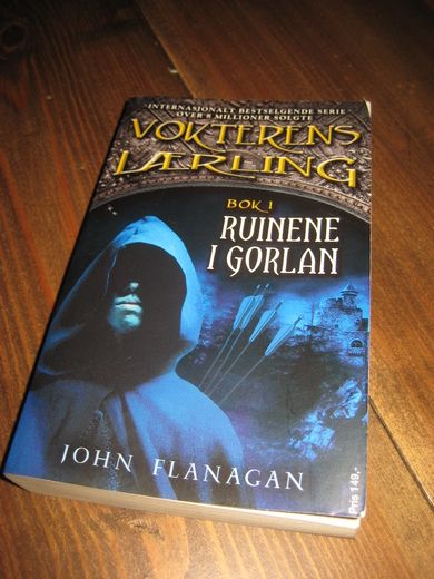 FLANAGAN VOKTERENS LÆRLING I RUINENE I GORLAN 2014