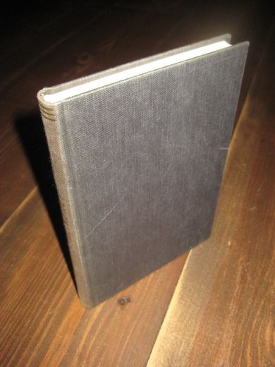 Bare misjonærkone? Hvordan 12 misjonærkoner opplever sin hverdag. 1979. 