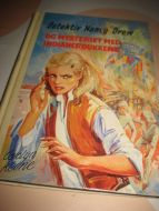 KEENE: Detektiv Nancy Drew OG MYSTERIET MED INDIANERDUKKENE Bok nr 66 1981