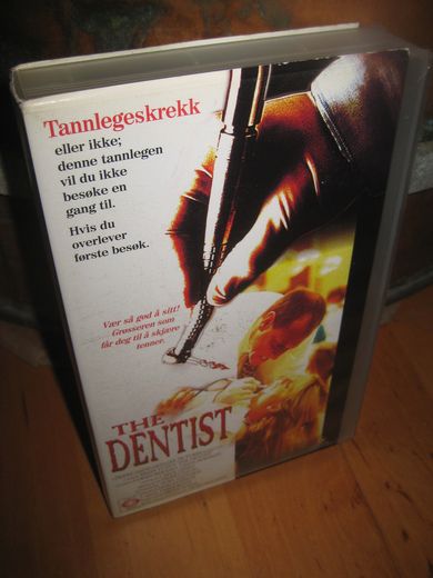 THE DENTIST. 1996, 18 ÅR, 93 MIN.