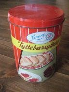 PEN BOS FRA Lerum Saftfabrik Sogndal i Sogn Tyttebærsyltetøy 50 tallet Ca 12 cm i diameter 17 cm høg