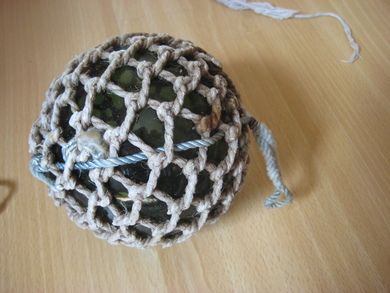 Kavlkule fra gamle dager brukt til garnfiske i gamle dager Meget pen mørk grønn ca 14 cm i diameter