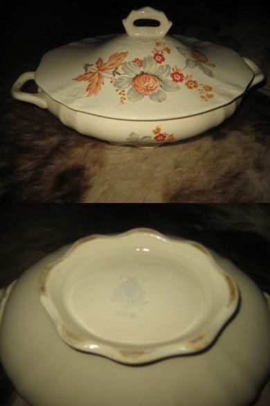 Pen, oval skål med lokk og hanker,  blått Egersund stempel. Ca 27 cm lang. 30 tallet. 