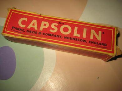 Eske med noe innhold CAPSOLIN 40-50 TALLET