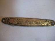 Gammelt jakkemerke i sølv ca 5 5 cm langt