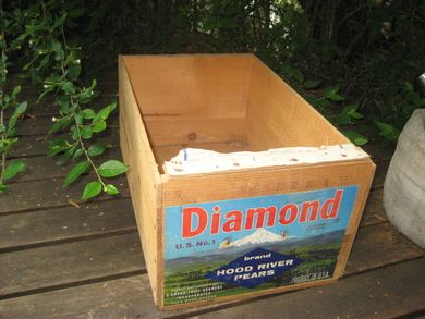 Gammel og pen trekasse med reklame for DIAMOND PÆRER 50-60 tallet