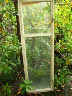 Stort og gasmmelt glass, 2 felt, glass inntakt.