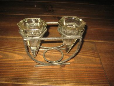 Noe for deg? 17 cm brei 12 cm høg glass og metall