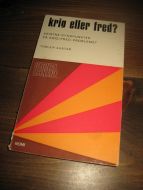 AUSTAD: KRIG ELLER FRED. 1972.