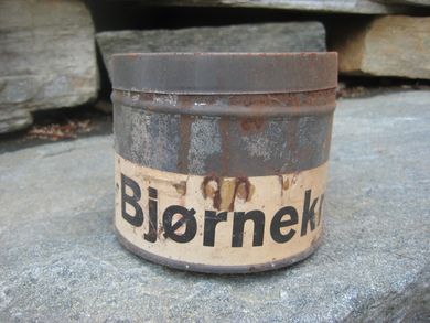 Boks BJØRNEKREM fra eldre skomakeri 40 tallet