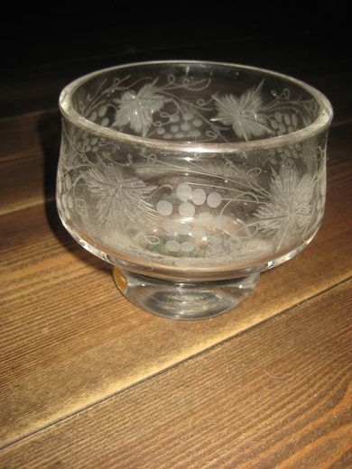 Krystallskål fra 70 tallet, EDA KRYSTALL. Ca 13 cm i diameter, 12 cm høg.