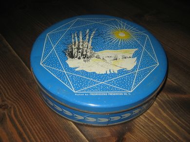 Eldre boks fra FREDRIKSTAD PRESERVING FREDRIKSTAD 50 tallet