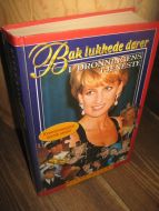 KELLY, KITTY: Bak lukkede dører. I DRONNINGENS TJENESTE. KONGEFAMILIENS SANNE ANSIKT. 1997.