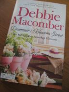 MACOMBER: DRØMMER I BLOSSOM STREET 2013