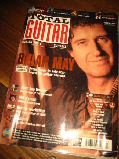 Total Guitar,1998, issue 051.