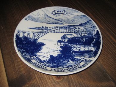 MAUSEIDVÅG IL 1987 GAMLE VEGSUNDBRUA