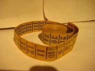 Gammelt måleband 1 cm er borte i starten