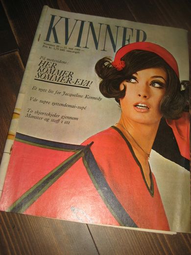 1966 nr 020 KVINNER og klær