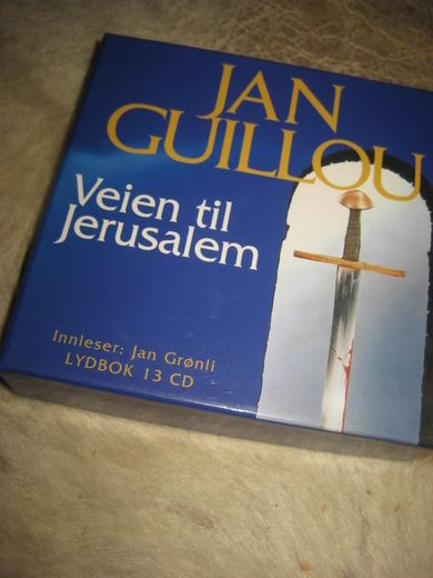 GUILLOU: Veien til Jerusalem. Roman lest av Jan Grønli, 13 CD, CA 14 TIMER, 2005.