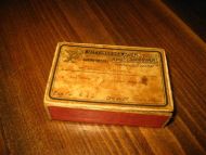 Eske fra VITTINGFOSS APOTHEK SANDSVÆR 1921 Ca 8*5 cm stor sjelden