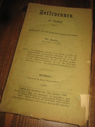 Folkevennen. Et tidsskrift. Um Folkeslagenes Forhold til de Døende og Døde, um Begravelsesskikke og Sørgeskikker. 1888.