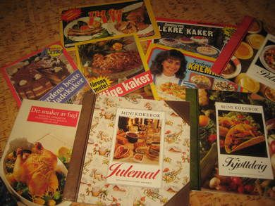 Lot med diverse matoppskrifter selges under ett Dette er pakke nr MAT 4
