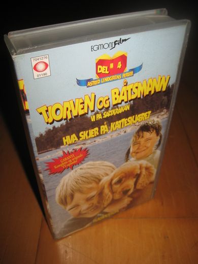 VI PÅ SALTKRÅKAN HVA SKJER PÅ KATTESKJÆRET 1975 52 MIN