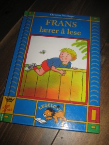 Nøstlinger: FRANS lærer å lese. 2008.