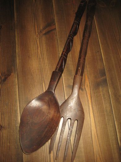 Megastor skei og gaffel i mahogni ca 70 cm lange