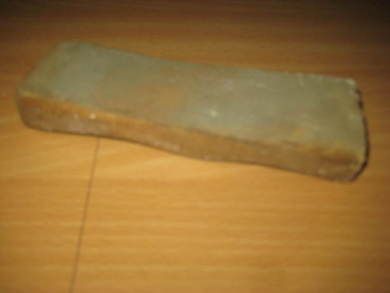 Pen velbrukt slipestein gammel Ca 15 cm lang