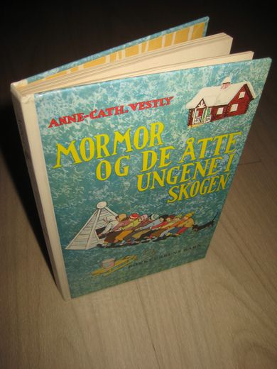 Vestly: MORMOR OG DE ÅTTE UNGENE I SKOGEN. 1982.