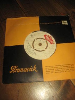 SANDY TRIEOEN: EN AFTEN IO ST PAULY - SØMANDEN OG MÅNEN