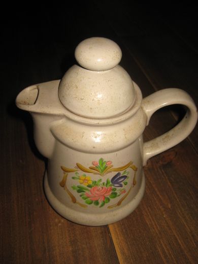 Rosemalt keramikk kanne ca 23 cm høg