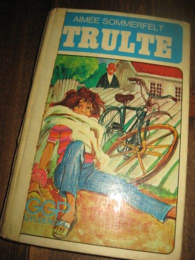 SOMMERFELT: TRULTE. 1971.