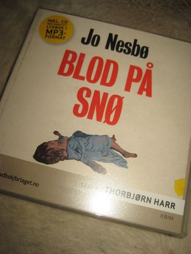 NESBØ: BLOD PÅ SNØ. Krim lest av Thorbjørn Harr, 3 CD, CA 3.5 TIMER, 2015.