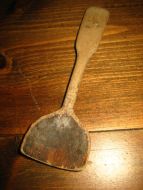 Gammel treskei, ca  15 cm lang. 1800 tallet.