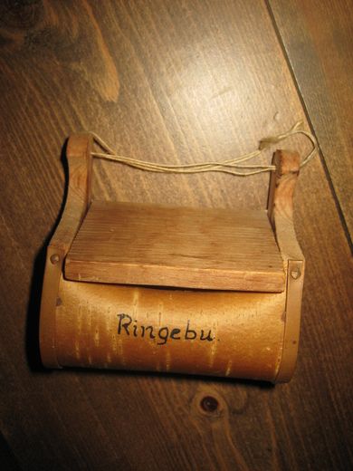 Souvenier fra Ringebu neverskål med lokk