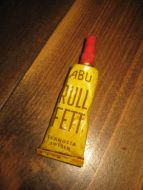 Tube med innhold ABU RULL FETT 50-60 tallet