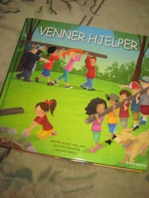 VENNER HJELPER. 2016