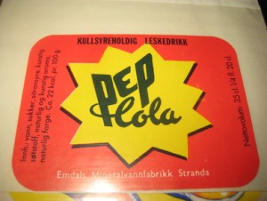 Strøken etikett fra Emdals Mineralvannfabrikk, Stranda:  PEP Cola.  60- 70 tallet.