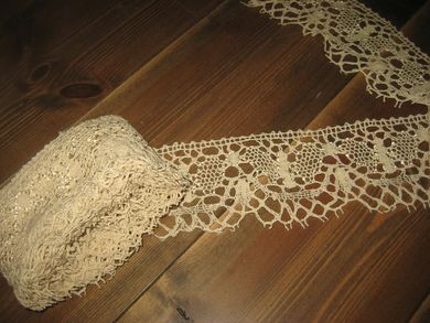 Stor bunt med remser ca 10 cm breie her er nok en god del meter