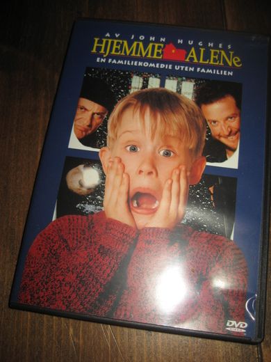 HJEMME ALENE 11 ÅR 90 MIN